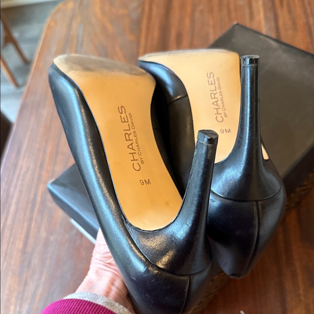 Charles David Lesslie Classic Black Leather Heels Size 9 - Picture 9 of 11